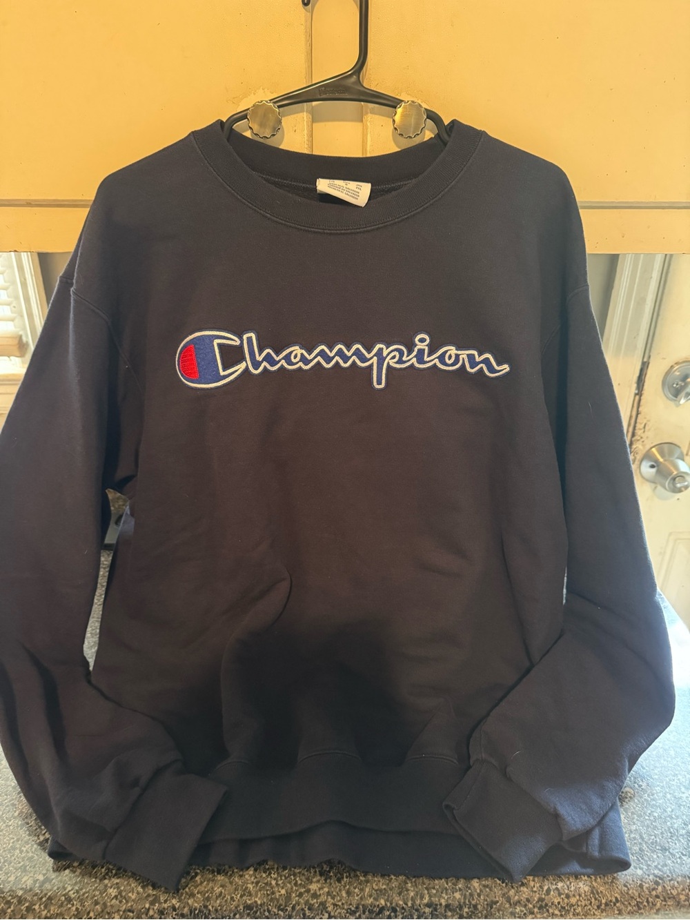 VTG Men’s Champion Navy Crewneck Sweatshirt with Embroidered Logo Sz L
